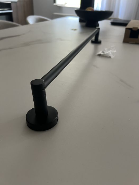 Suport prosop negru pentru baie - Rea