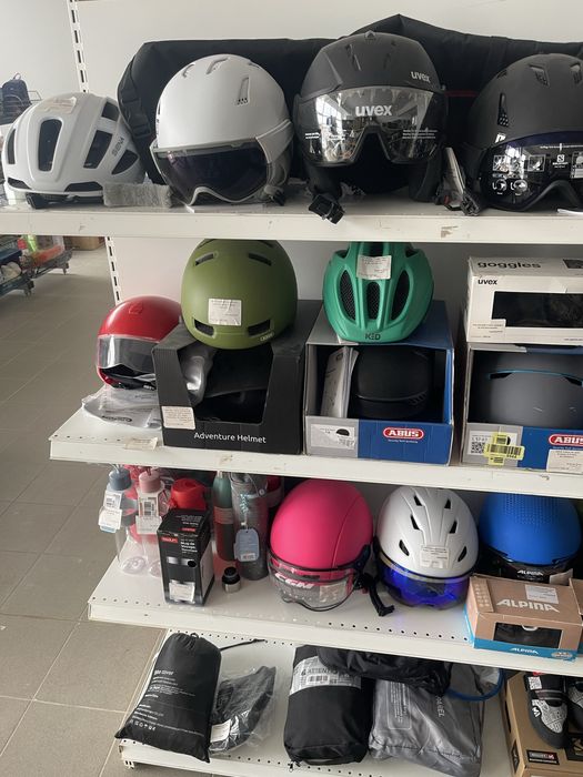 Căștii ,Ochelarii și echipament pentru schii