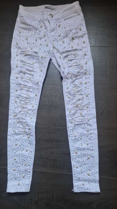 Уникален панталон с перли и блузка