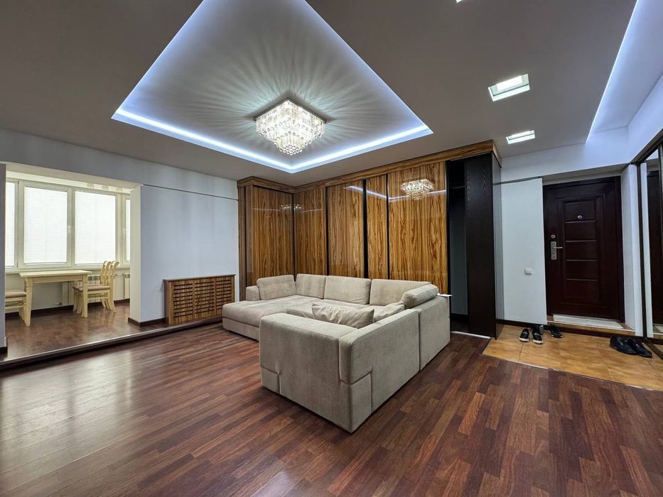 Продается 3 комнатная квартира ремонт ул.Садыка Азимова