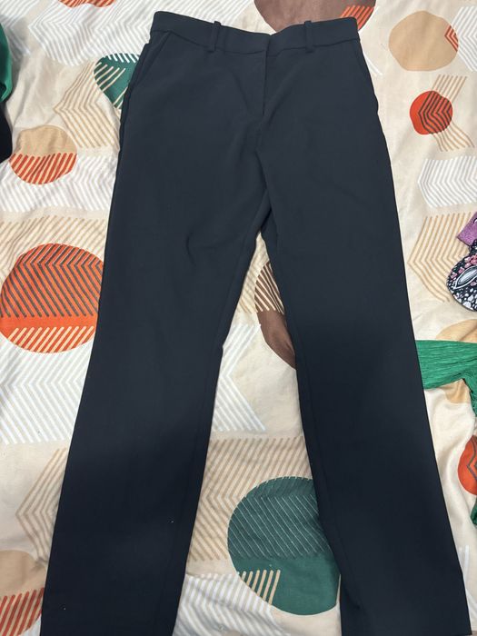 Pantaloni dama.