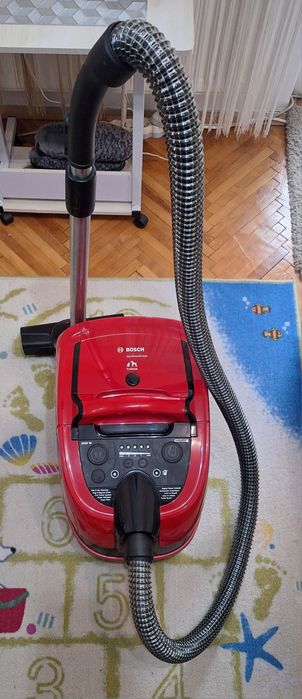 Aspirator cu spalare Bosch BWD421PRO, 2100 W, Filtru Hepa, Perii Turbo