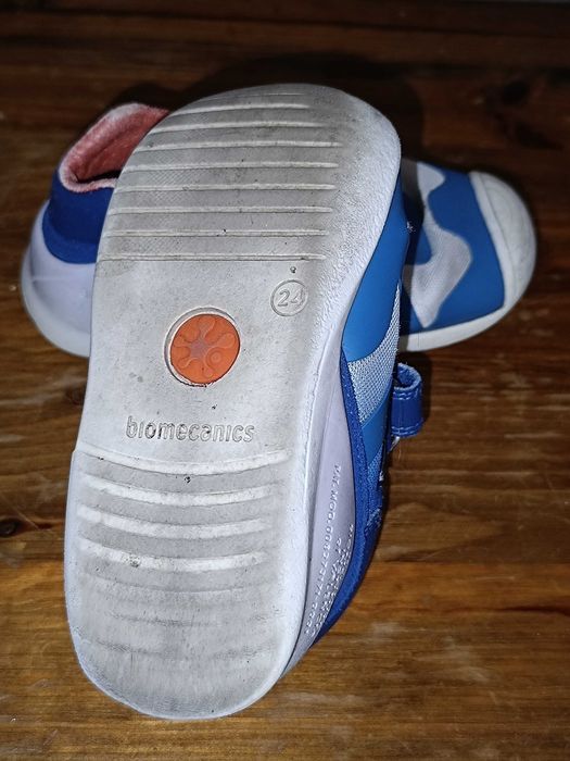 Детски пантофи и обувки