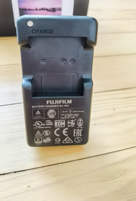 Фотоапарат за моментни снимки Fujifilm Instax Mini 90 Neo classic