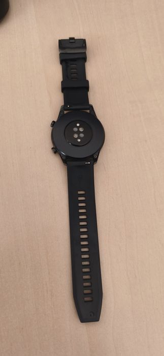 Часовник Huawei gt 2