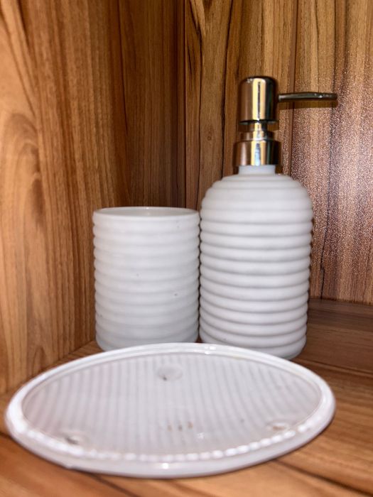 Аксессуары в ванную комнату