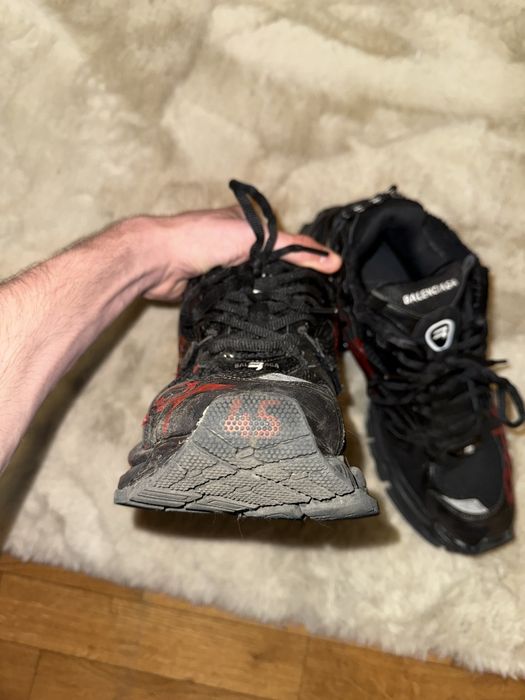 Balenciaga runner grafitti