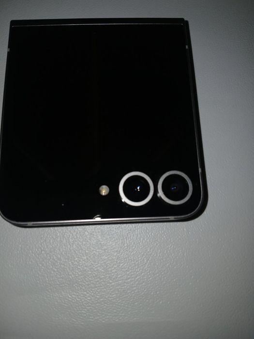 Samsung Z Flip 6 512 GB за части