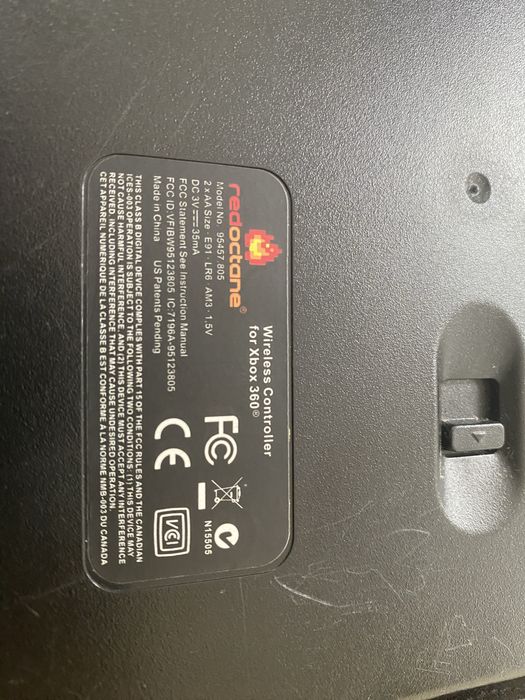 Безжична китара Guitar Hero за Xbox 360 + игри