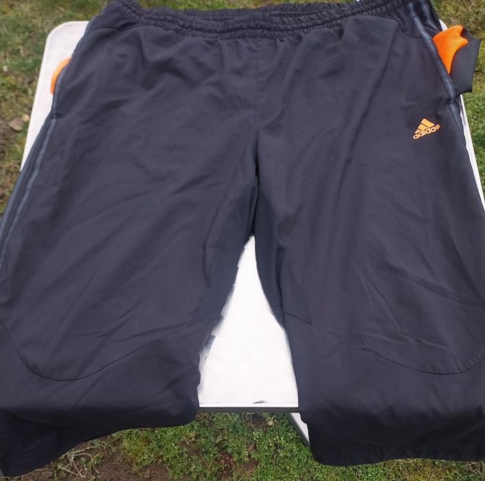 Продавам 3 броя къси панталони