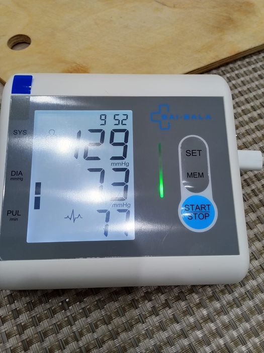 Тонометр для измерения артериального давления автомат