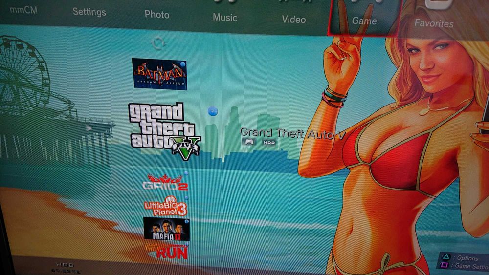 Конзола Sony PS3 Cech 3004A 320GB с джойстик кабели и 8 игри