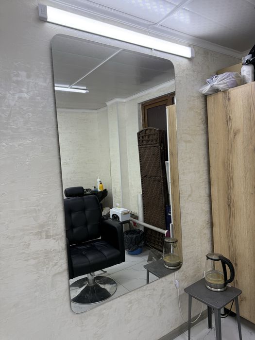 Срочно продаем парикмахерские кресла!