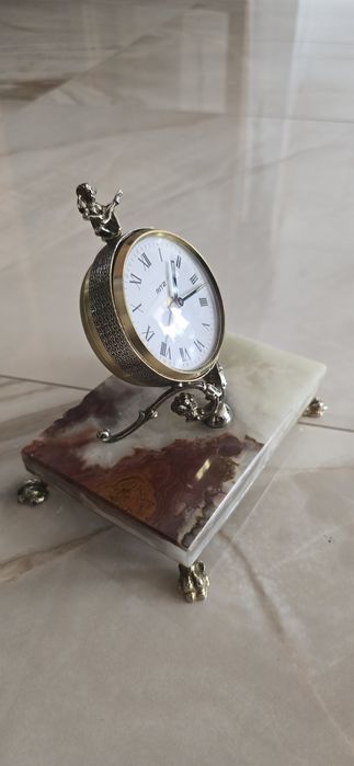 Механичен часовник с декорация херувим. Оникс, месинг. Декор.