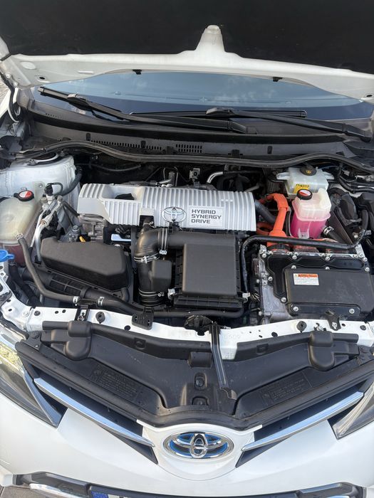 Vand Toyota Auris Hybrid 1,8Automata