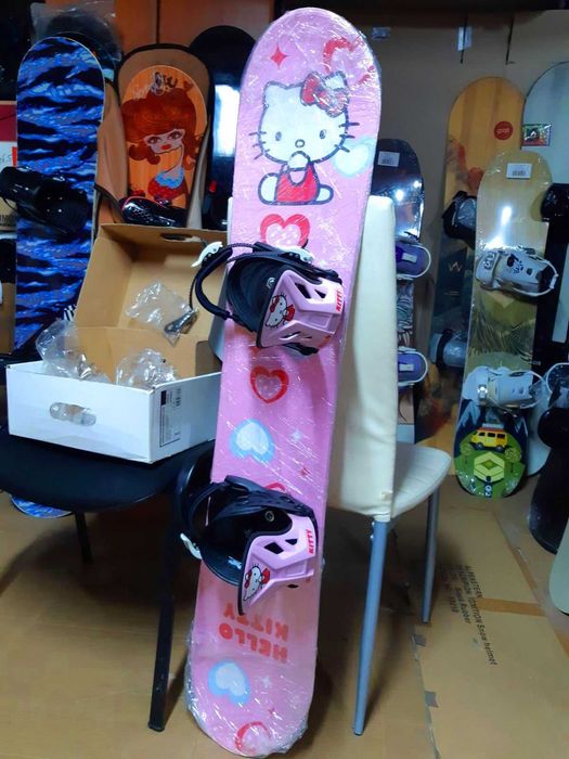 Placa snowboard copii noua Hello Kitty 128 cm cu legaturi snowboard boots