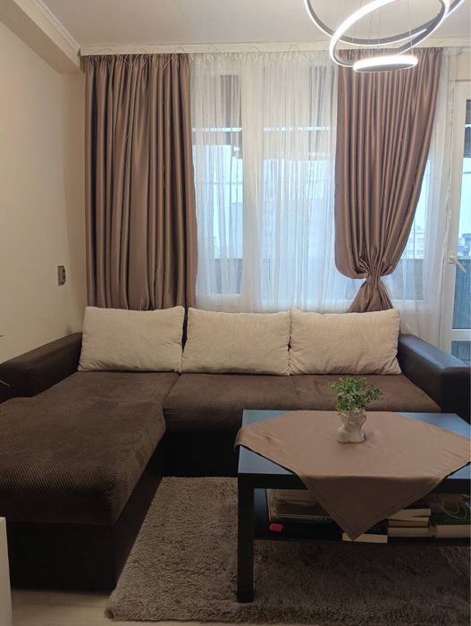 Ъглова холна гарнитура с фунция за сън + холна масичка