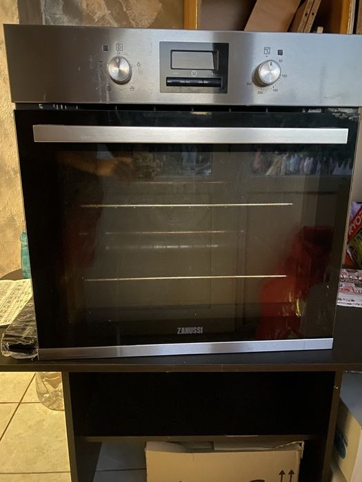 Фурна за вграждане "Zanussi. Промоция! Спешно и изгодно!