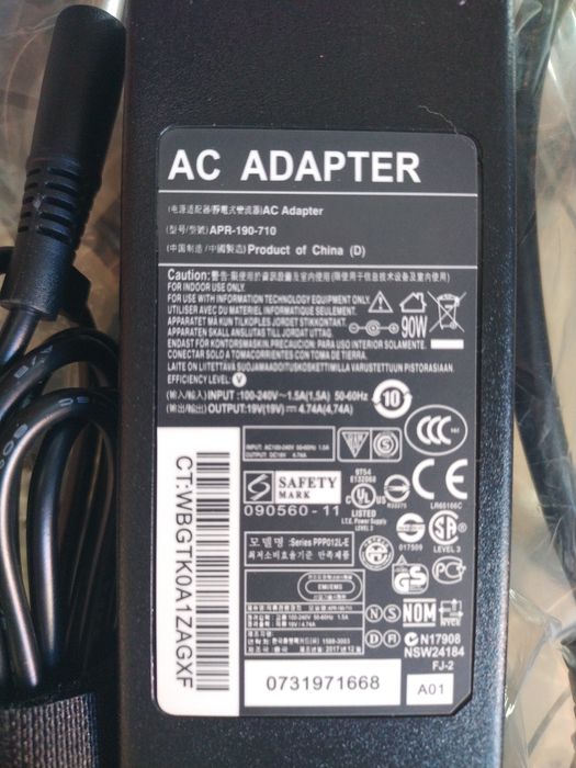 АС АDAPTER 19 V    лаптоп