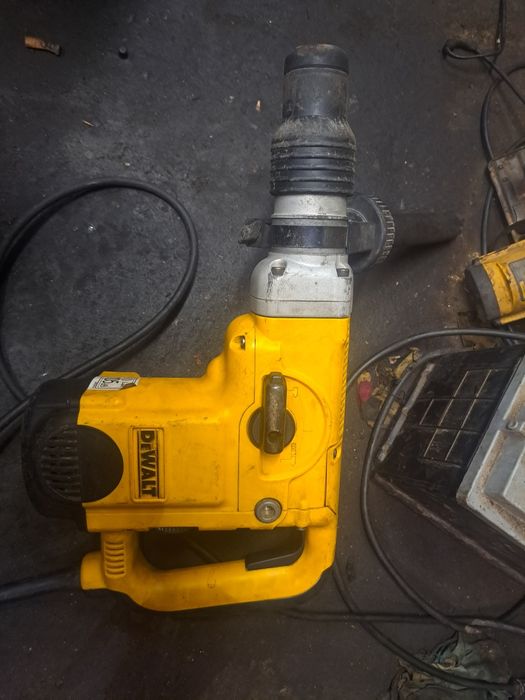 Перфоратор DeWALT