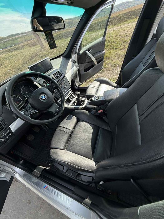 BMW x3 4x4 150cp. Distribuție față