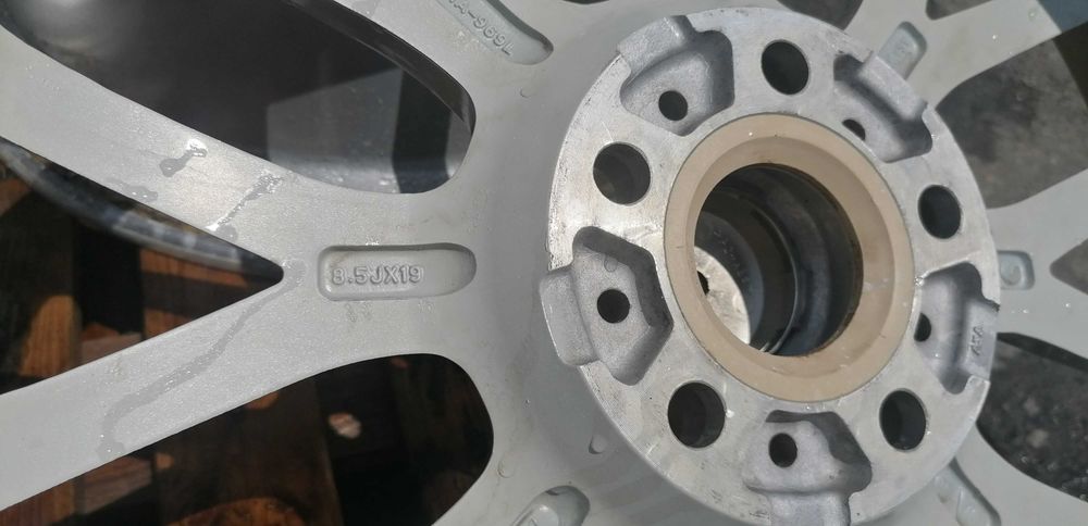 19 цола 5 х 112 мм Мерцедес / АУДИ / Фолксваген - 8,5 Инча / ЕТ 45