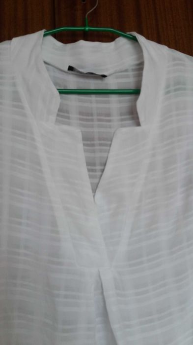 Бяла блуза с дълъг ръкав