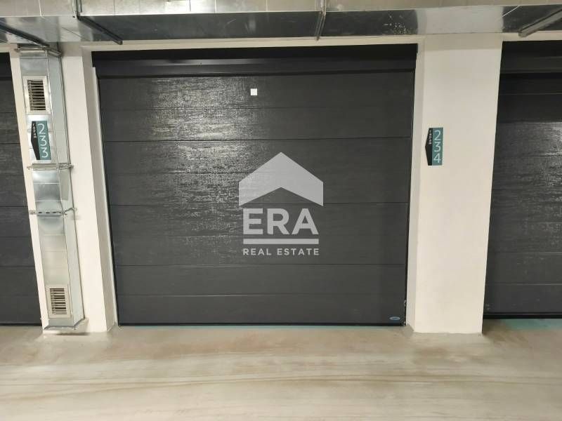 Ексклузивно!  ЕРА Тера предлага под наем гараж  разположен в нов, съвр