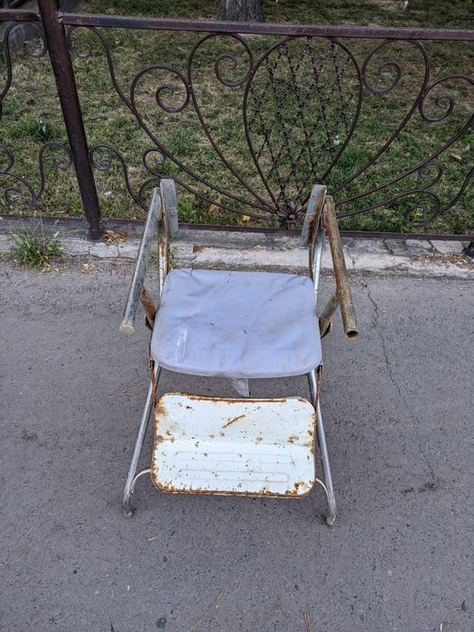 Стульчик детский складной