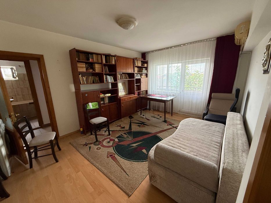 3 camere - Apartament de vanzare - Str Flacara, Calarasi