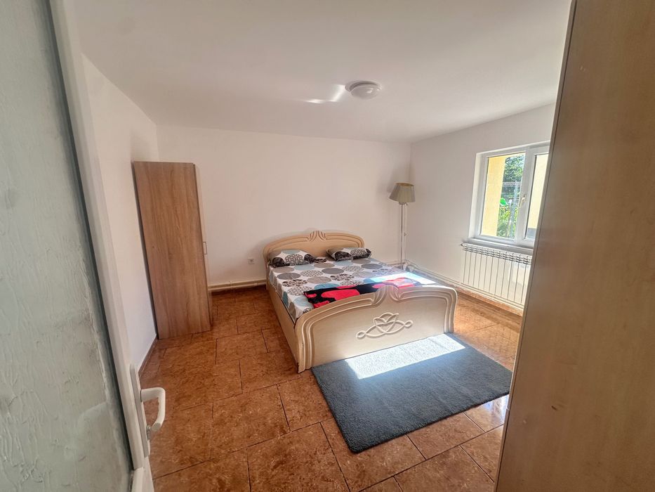 Casă renovată, 2 corpuri, teren 965 mp – Corbu