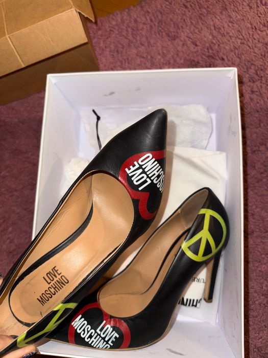 Дамски обувки moschino