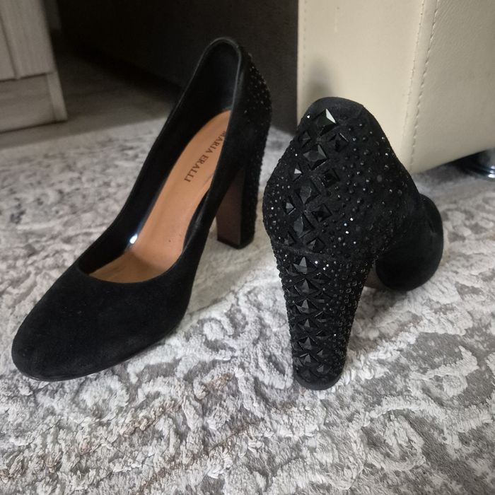 Продам сапоги осенние,зимние Баскони
