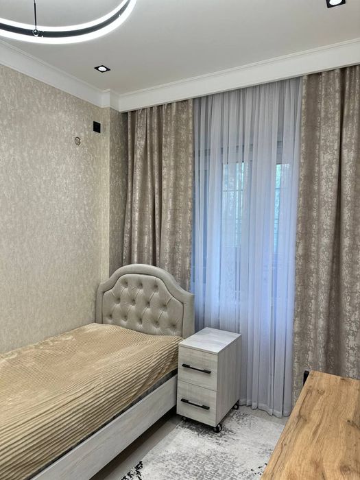 Продам свою 5 комн. ЭхКвартиру на Ц 6 Ориентир бывш. Финансовый инстит