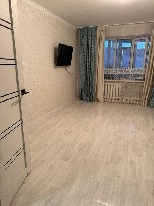 Продам 3х комн кв 11мкр кирпичный дом