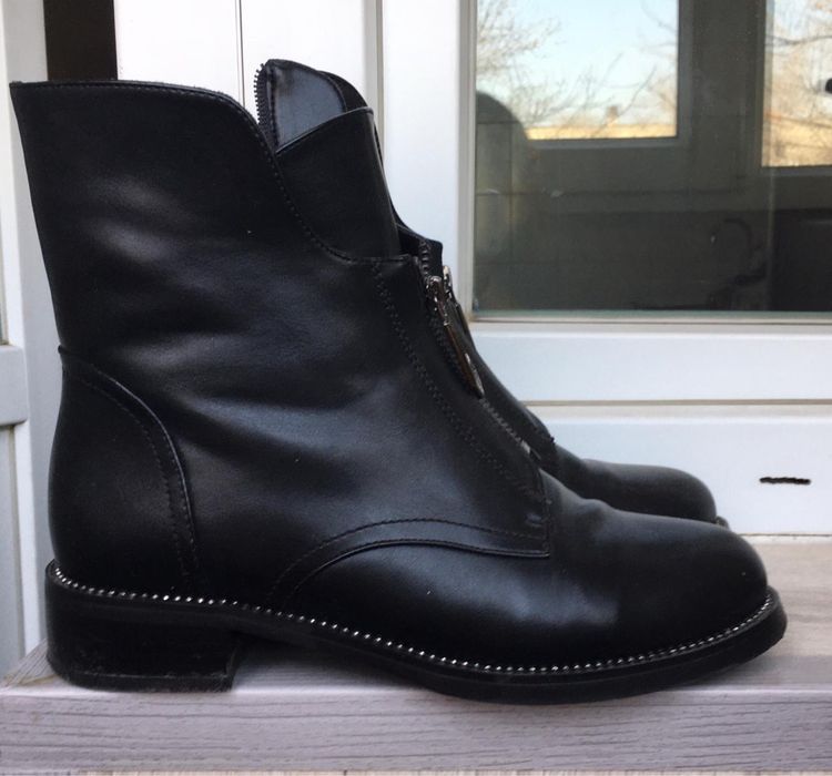 Продаю б/у обувь за 10000