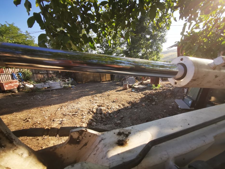 Vând mini excavator bobcat 220