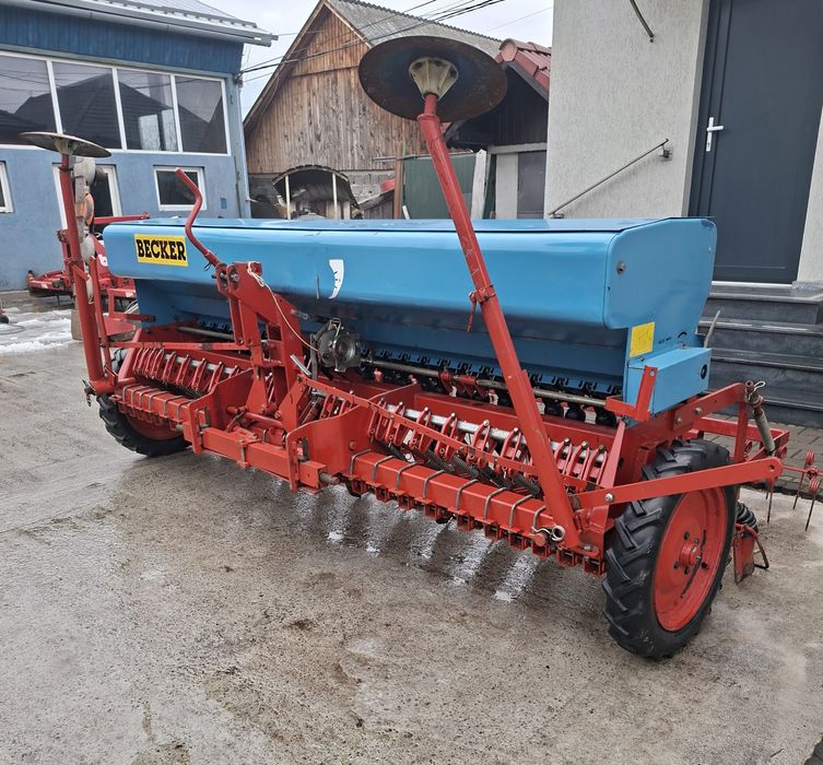 Semănător de păioase 3M  pe 25 rânduri