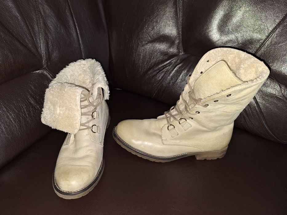 Ghete piele Landrover mărime 38.