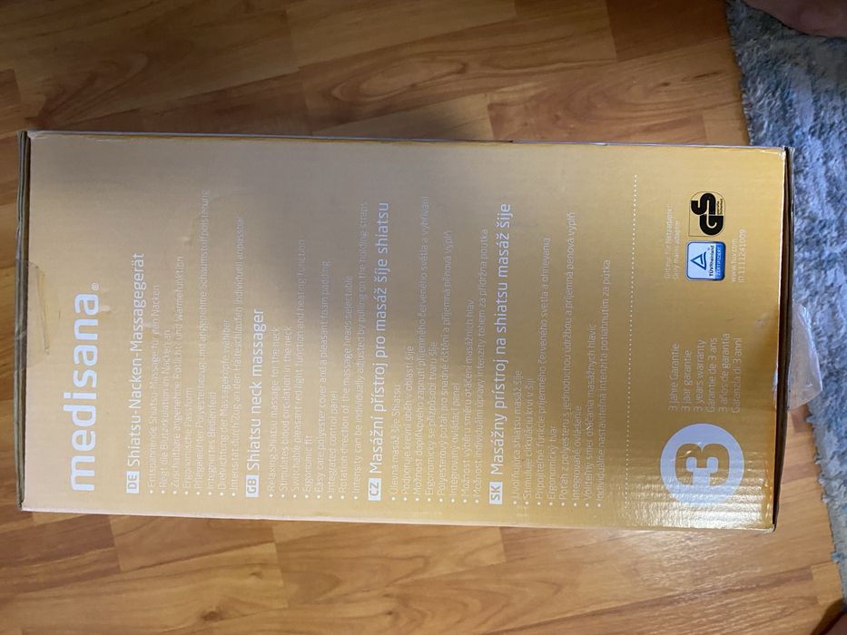 Aparat de masaj pentru gât