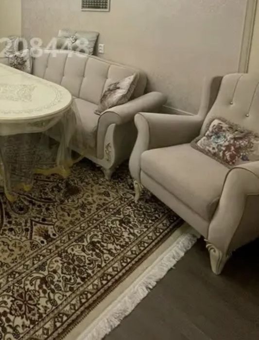 Продам диван с креслой