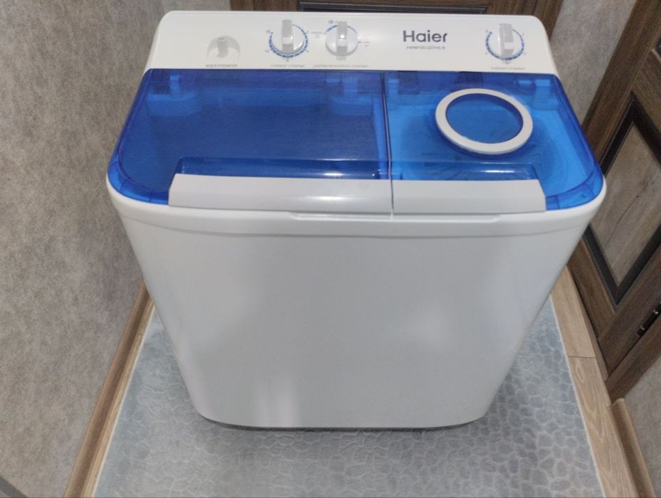 Kir yuvish mashinasi va tikuv mashinkasi sotiladi