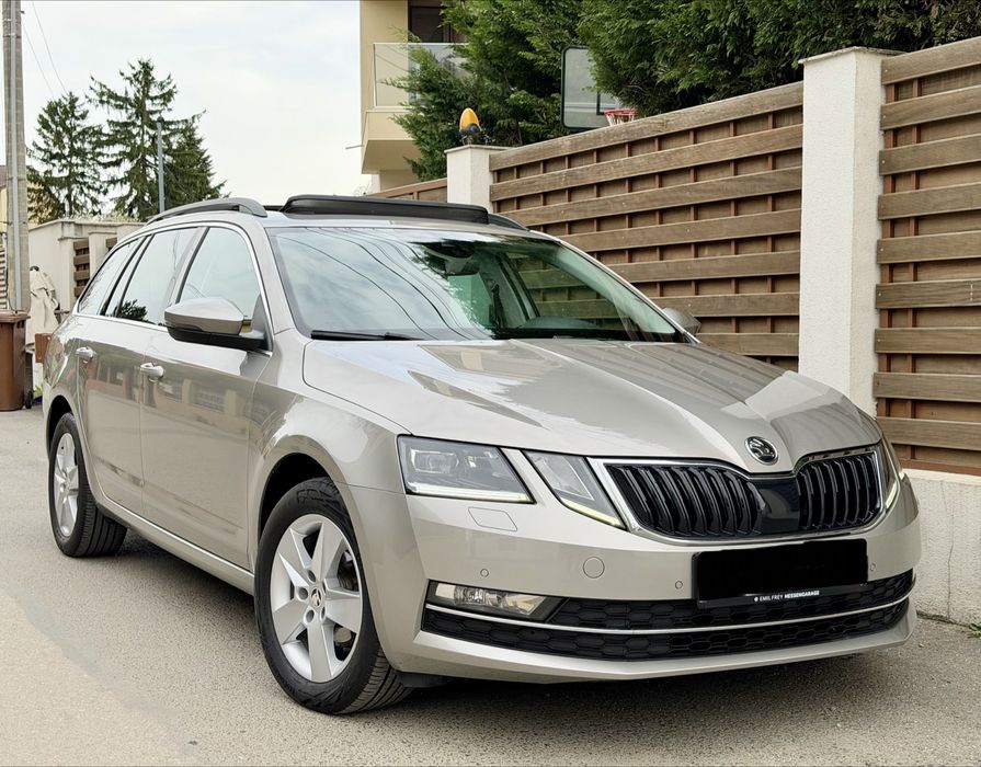 Skoda Octavia Ambition diesel 116cp DSG / Panorama / Piele / Bi-xenon LED / Distronic+
