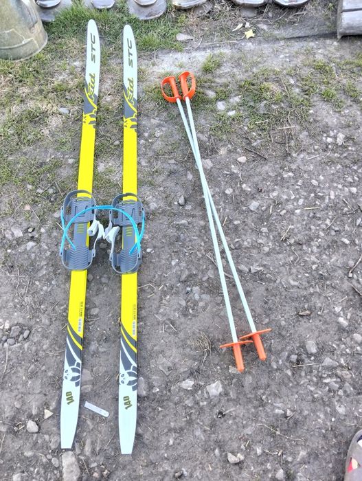 Продам лыжи детские