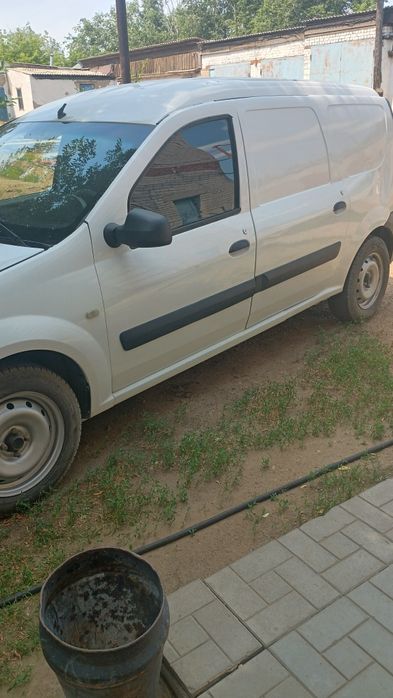 Продам автомашину Ларгус фургон
