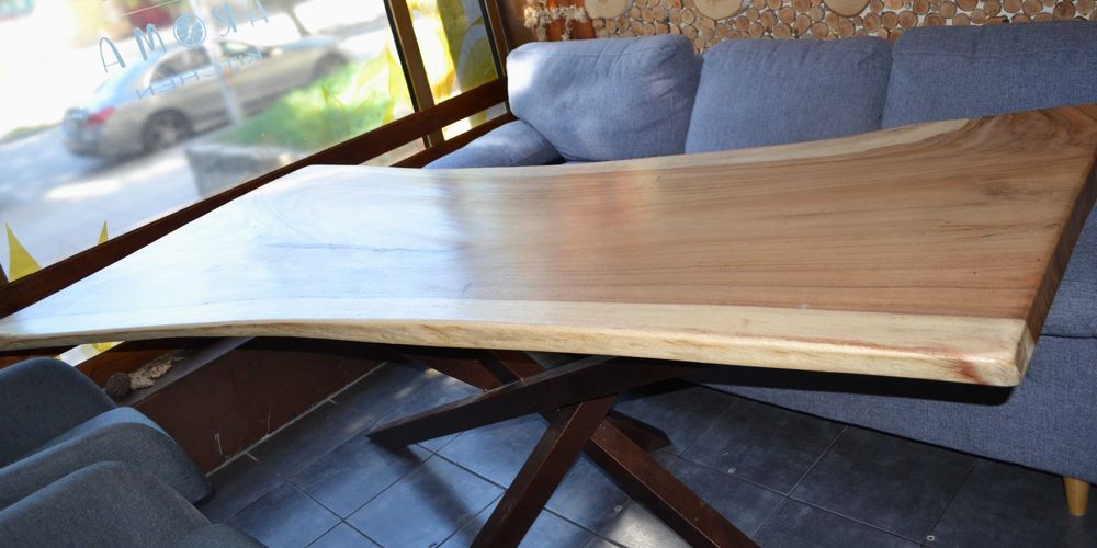 МАСА масив, Дъждовно дърво, със „жив ръб“, цяло парче