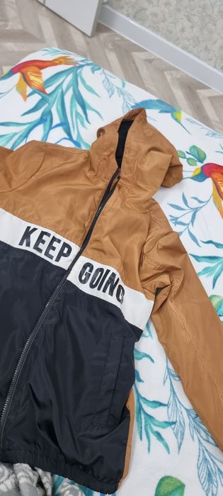 Продаётся весенняя куртка