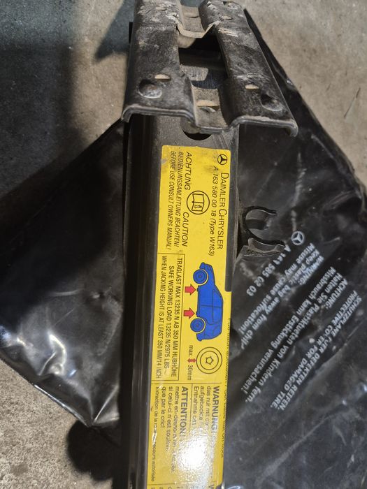 Крик Мерцедес МЛ W163 оригинален Mercedes ML W163