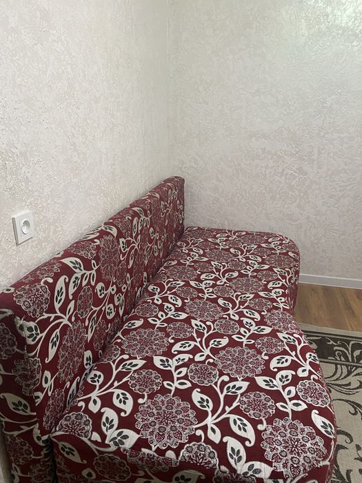 Продам диван не было года