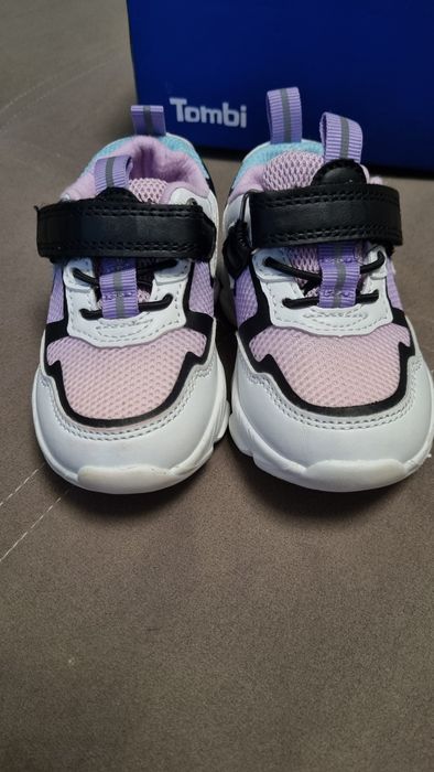 Детские кроссовки